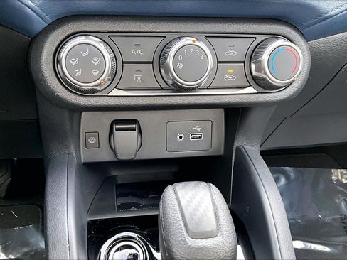 Used 2025 Nissan Versa SV w/ Trunk Package image 8