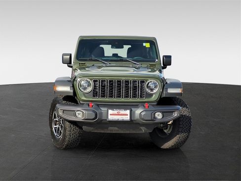 Used 2024 Jeep Wrangler Unlimited Rubicon image 2