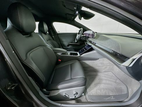 Used 2024 Lucid Air Touring AWD/4WD image 31