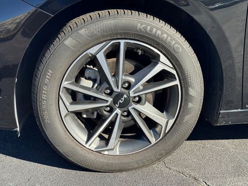 Certified 2023 Kia Forte LXS image 9