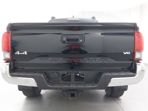 Used 2018 Toyota Tacoma SR5 image 6