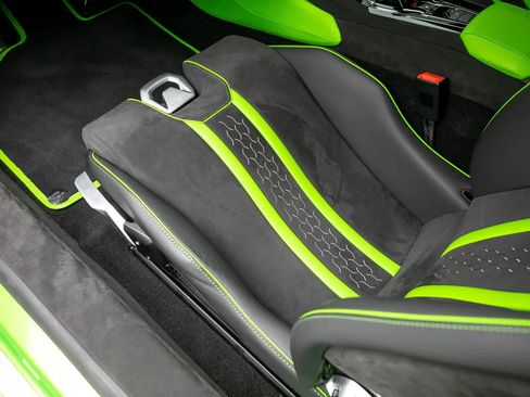 Used 2024 Lamborghini Huracan Tecnica RWD image 24