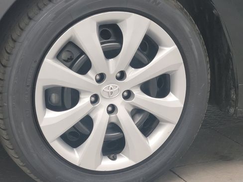 Used 2023 Toyota Corolla LE image 31