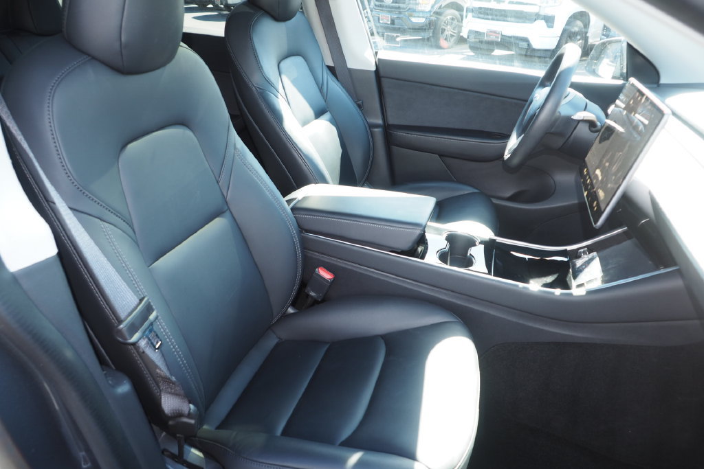 Used 2021 Tesla Model Y Long Range AWD/4WD image 19