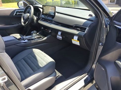 New 2026 Mitsubishi Outlander LE FWD image 37