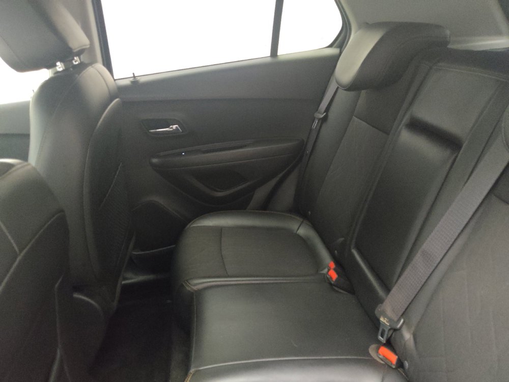 Used 2018 Chevrolet Trax LT w/ LT Convenience Package FWD image 18