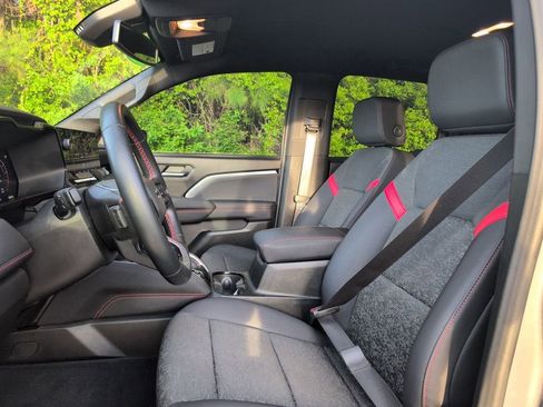 Certified 2024 Chevrolet Colorado Z71 w/ Z71 Convenience Package 2 image 13