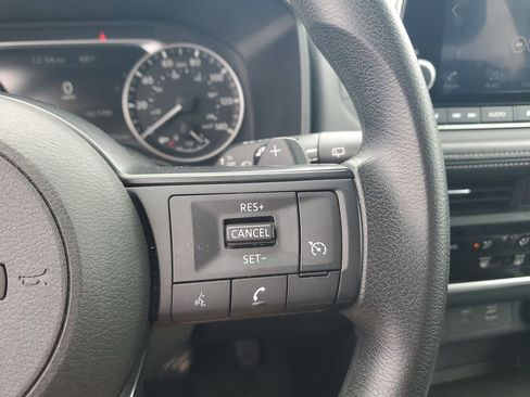 Used 2023 Nissan Rogue S image 26