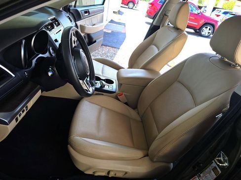 Used 2019 Subaru Outback 2.5i Limited image 9