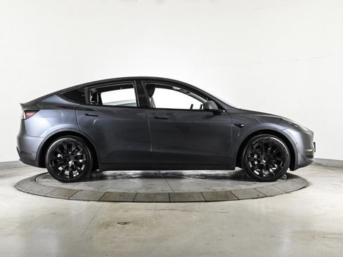 Used 2023 Tesla Model Y Long Range image 4