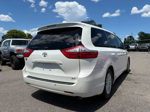 Used 2015 Toyota Sienna XLE Premium FWD image 7