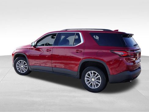 Used 2022 Chevrolet Traverse LT image 9