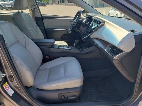 Used 2016 Toyota Avalon XLE FWD image 16