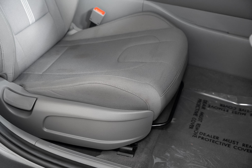 Certified 2026 Hyundai Elantra SE FWD image 21