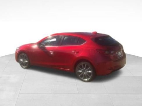 Used 2018 MAZDA MAZDA3 Touring FWD image 5