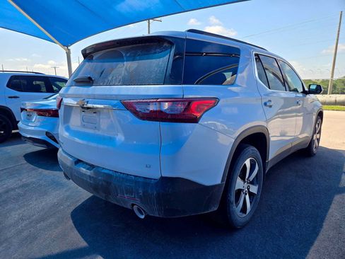 Used 2020 Chevrolet Traverse LT w/ LT Premium Package FWD image 4