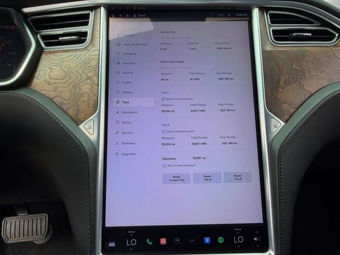 Used 2017 Tesla Model S 75 image 22