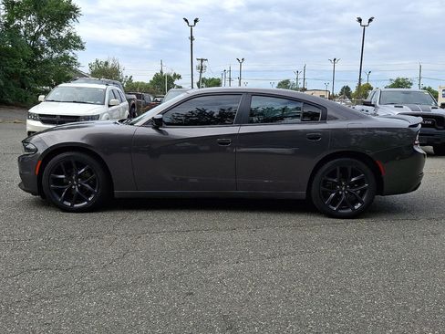 Used 2022 Dodge Charger SXT w/ Blacktop Package RWD image 2