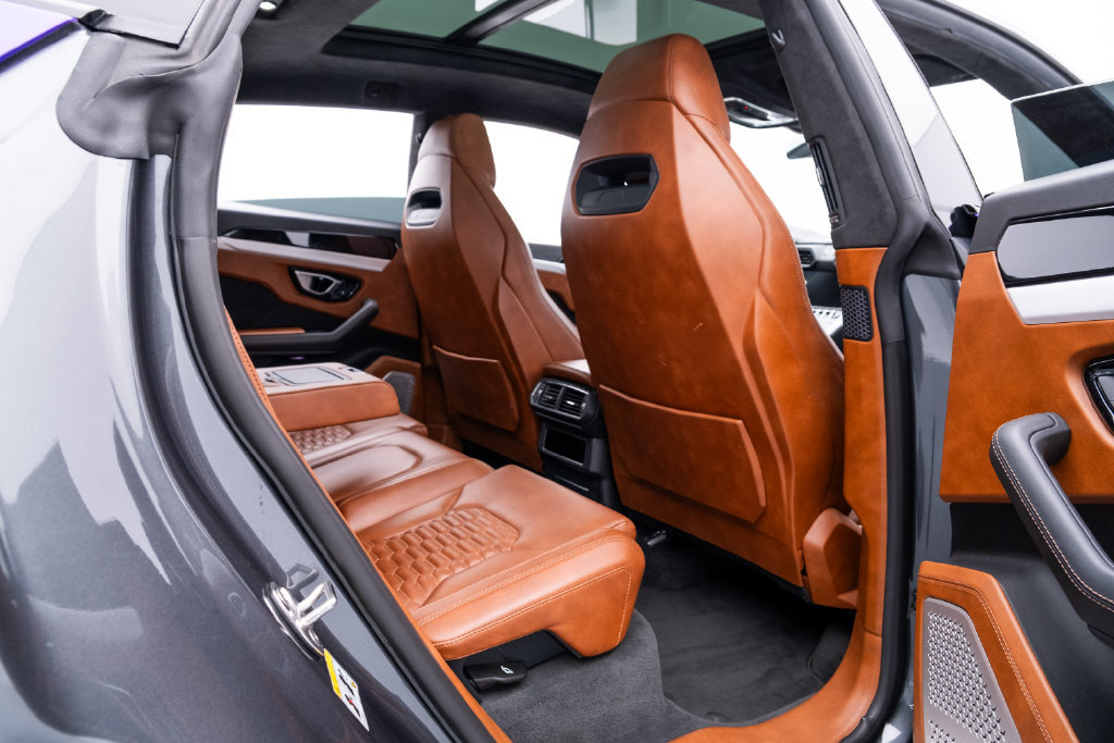 Used 2020 Lamborghini Urus AWD/4WD image 23