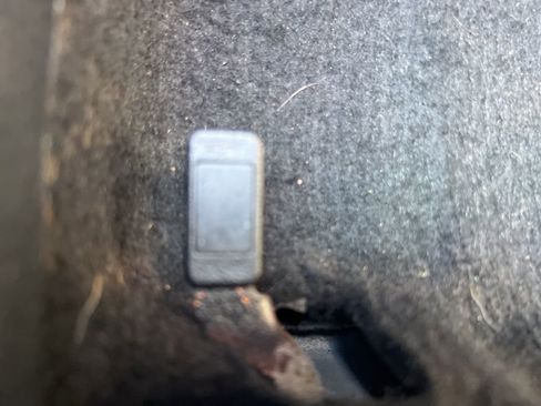 Used 2018 Toyota RAV4 XLE image 11