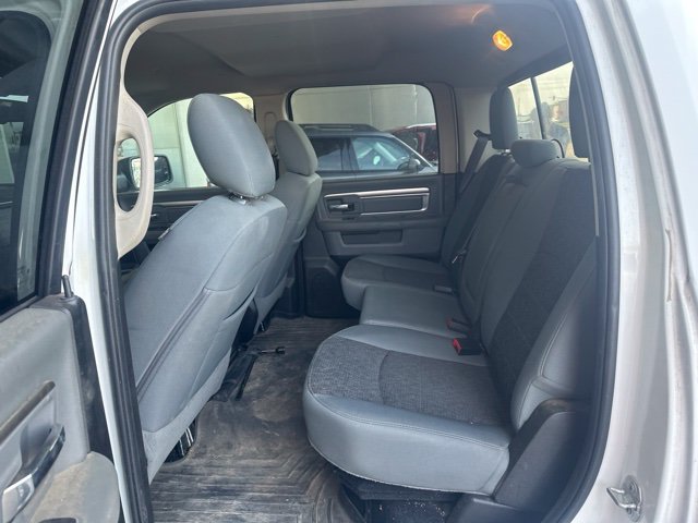 Used 2019 RAM 1500 Classic SLT w/ Luxury Group AWD/4WD image 8