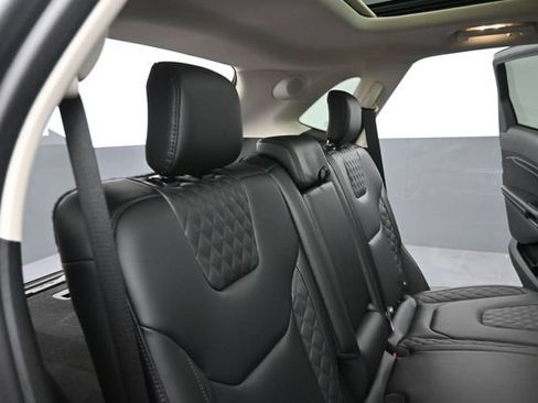 Certified 2024 Ford Edge Titanium AWD/4WD image 25