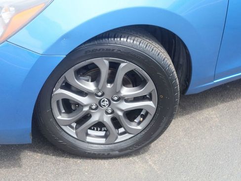 Used 2020 Toyota Yaris LE FWD image 11