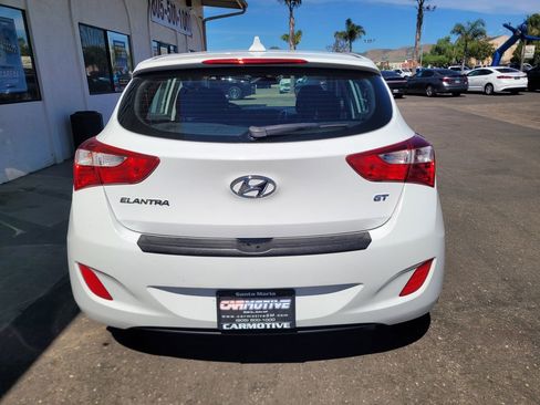 Used 2016 Hyundai Elantra GT w/ Option Group 02 image 4
