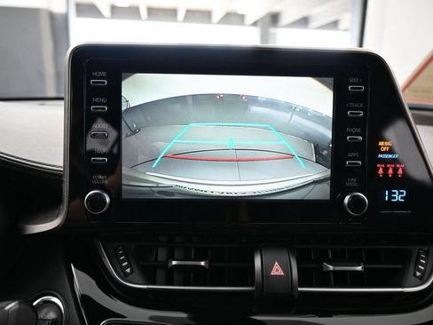 Used 2019 Toyota C-HR XLE FWD image 21