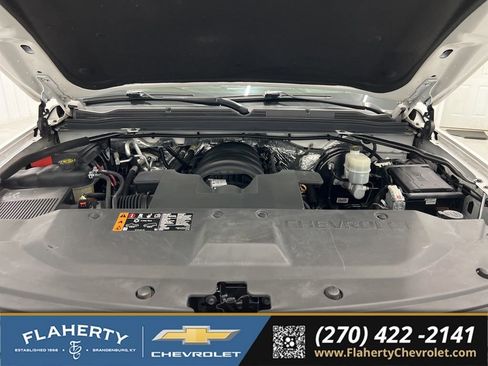 Used 2018 Chevrolet Suburban Premier AWD/4WD image 16
