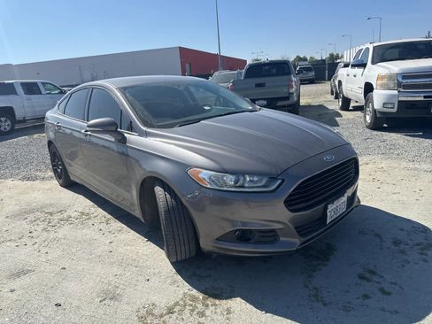 Used 2014 Ford Fusion SE w/ Equipment Group 202A image 3