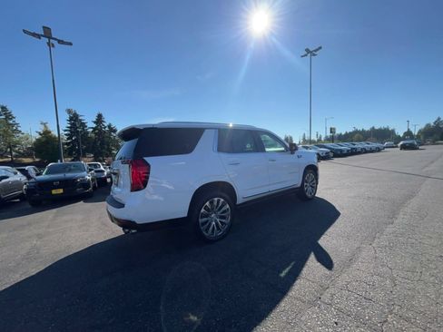 Used 2021 GMC Yukon Denali w/ Denali Premium Package AWD/4WD image 14