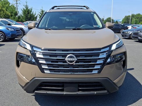 Certified 2024 Nissan Rogue SV w/ SV Premium Package AWD/4WD image 2
