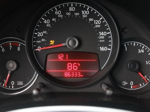 Used 2012 Volkswagen Beetle 2.5 FWD image 44