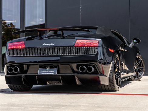 Used 2012 Lamborghini Gallardo LP 570-4 Performante AWD/4WD image 8