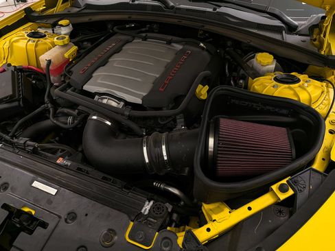 Used 2016 Chevrolet Camaro SS RWD image 11