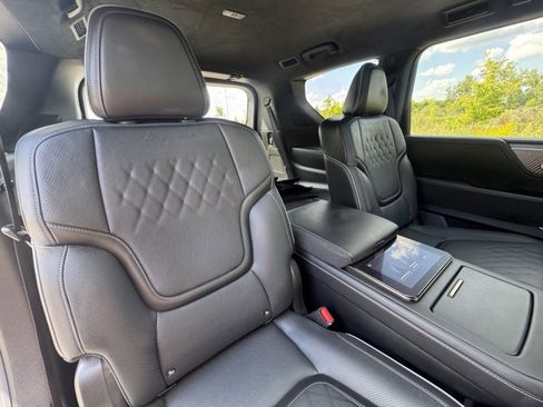 Certified 2025 INFINITI QX80 Autograph w/ Premium Cargo Package image 27