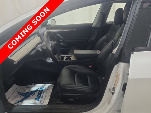 Used 2023 Tesla Model 3 Standard Range image 5