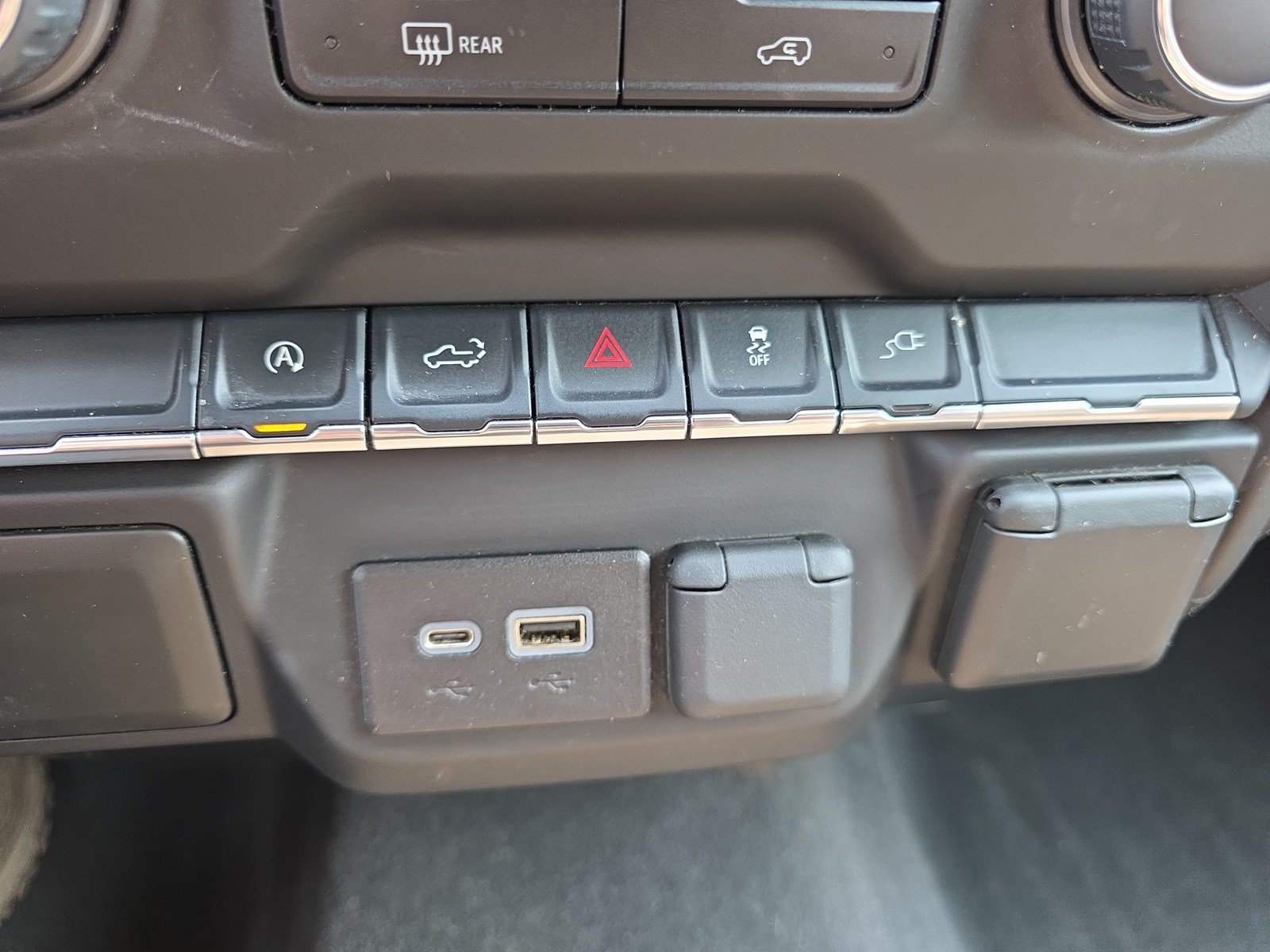 Used 2021 Chevrolet Silverado 1500 Custom w/ LPO, Dark Essentials Package AWD/4WD image 29