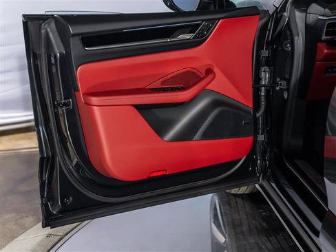 Used 2025 Porsche Macan Electric image 25