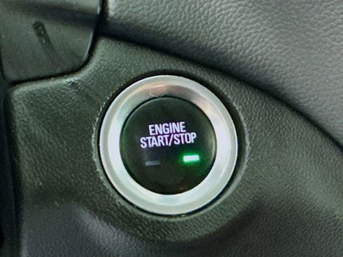 Used 2022 Chevrolet Equinox LT w/ Driver Convenience Package image 29