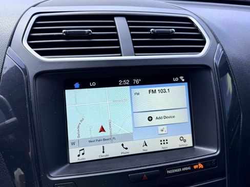 Used 2018 Ford Explorer XLT w/ Equipment Group 202A FWD image 21