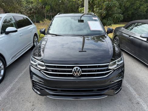 Used 2024 Volkswagen Tiguan SEL R-Line image 2