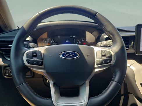 Used 2020 Ford Explorer XLT RWD image 20