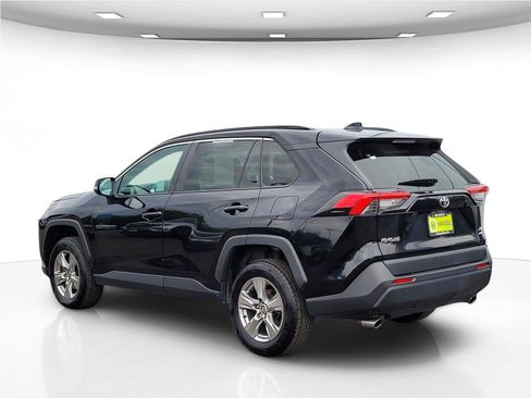 Used 2024 Toyota RAV4 XLE AWD/4WD image 9