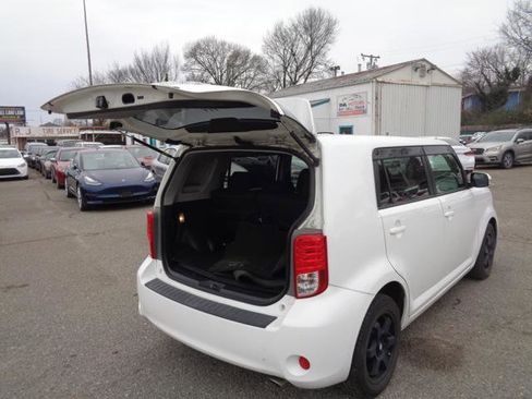 Used 2012 Scion xB 5-Door Wagon 5-Spd MT image 14