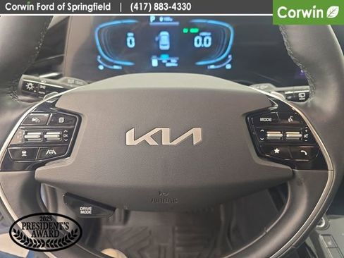 Used 2023 Kia Niro EX w/ EX Cold Weather Package FWD image 27