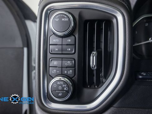 Used 2022 GMC Sierra 3500 Denali w/ Technology Package AWD/4WD image 13