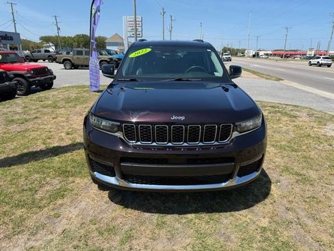 Certified 2022 Jeep Grand Cherokee L Limited AWD/4WD image 2
