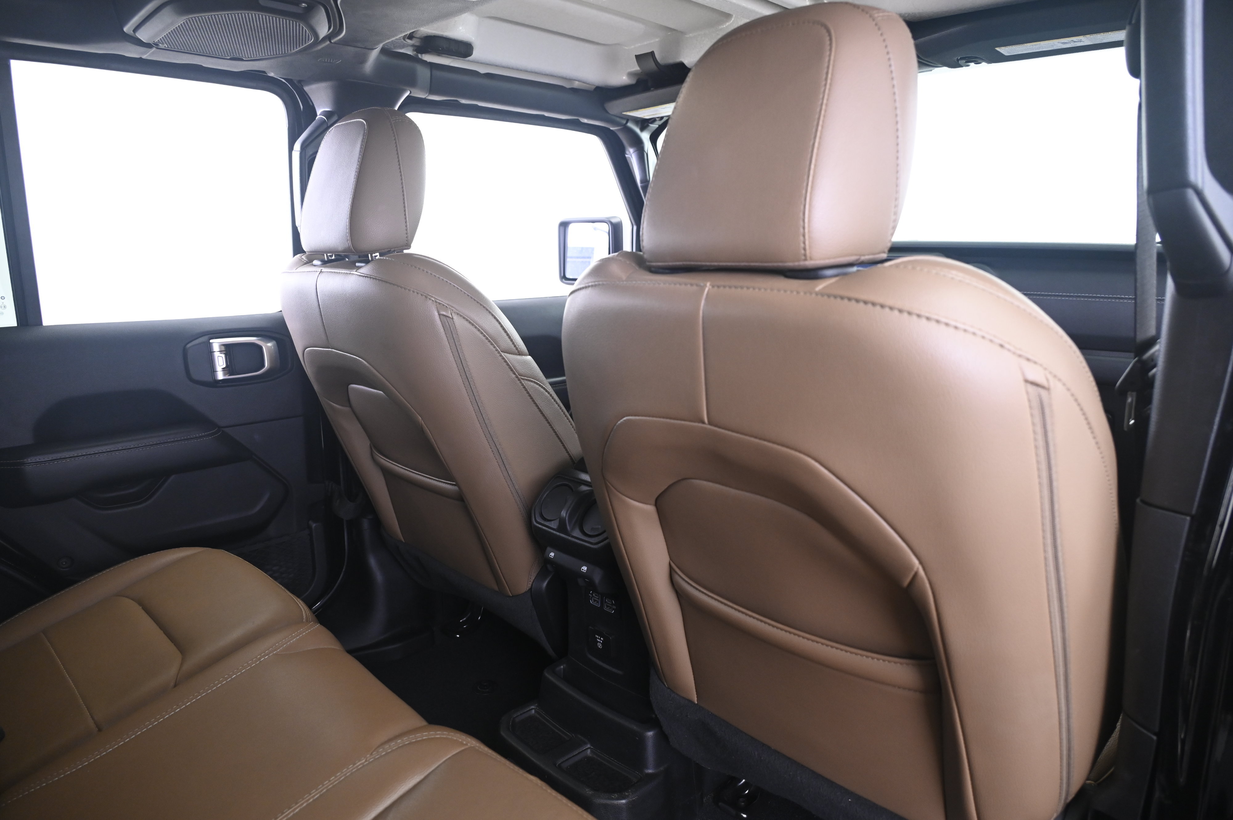 Used 2020 Jeep Wrangler Unlimited Sahara AWD/4WD image 17
